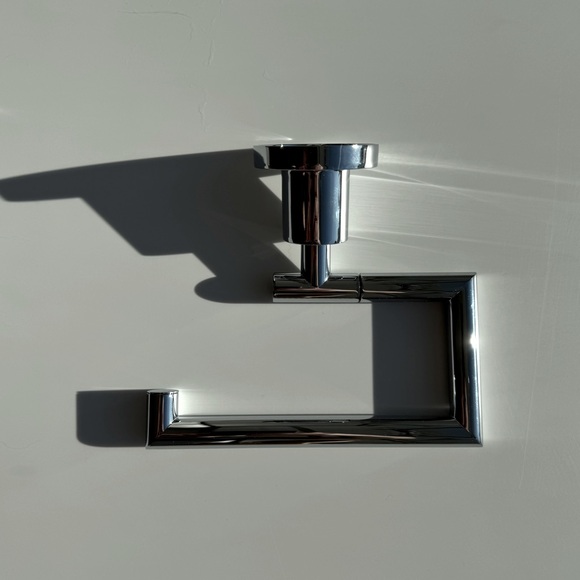Dornbracht Tara Toilet Tissue Holder in Polished Chromee - Picture 3 of 4